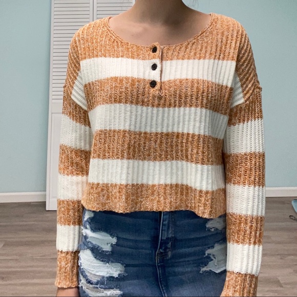 American Eagle Outfitters Sweaters - American Eagle Cropped Sweater Top